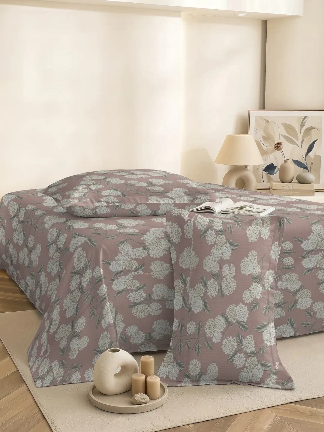 ROME COLLECTION KING SIZE BEDSHEET WITH 2 PILLOW COVERS